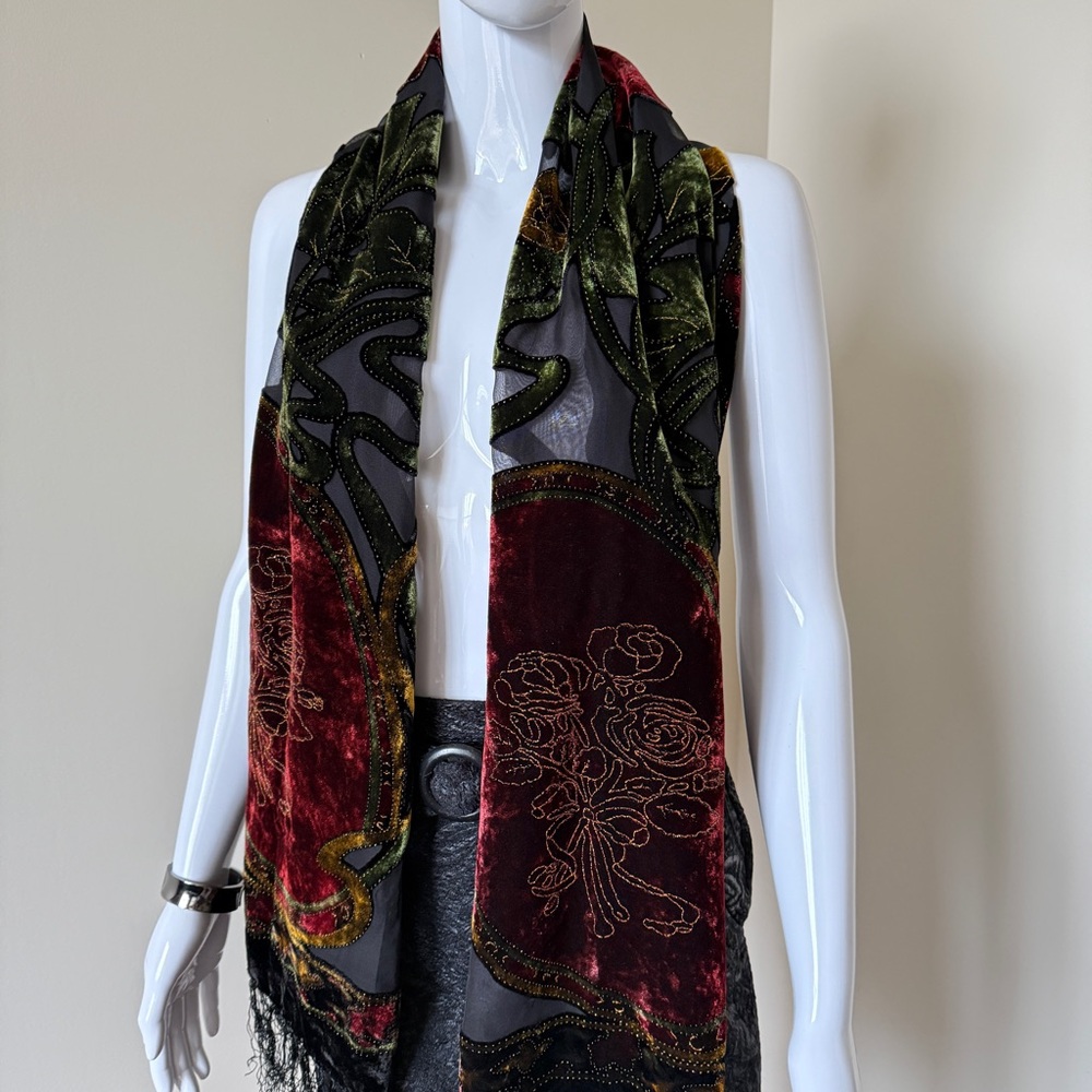 Elegant Chiffon Velvet Scarf with Floral Design